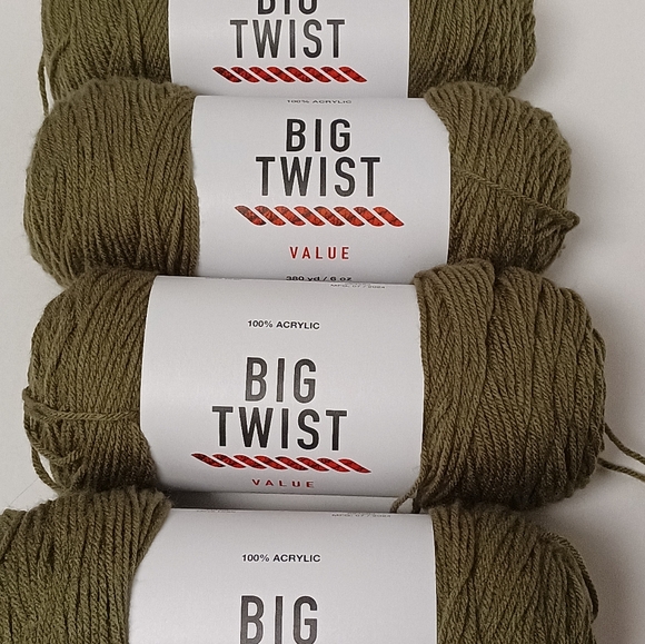 Big Twist Olive Green Yarn 4 Skein Bundle New - Picture 8 of 8